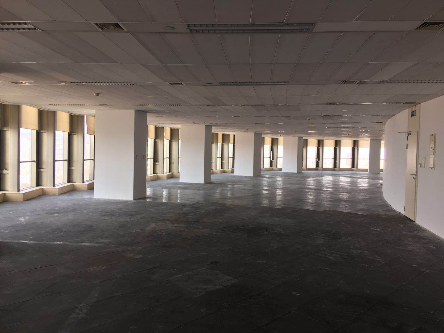 由由國際廣場