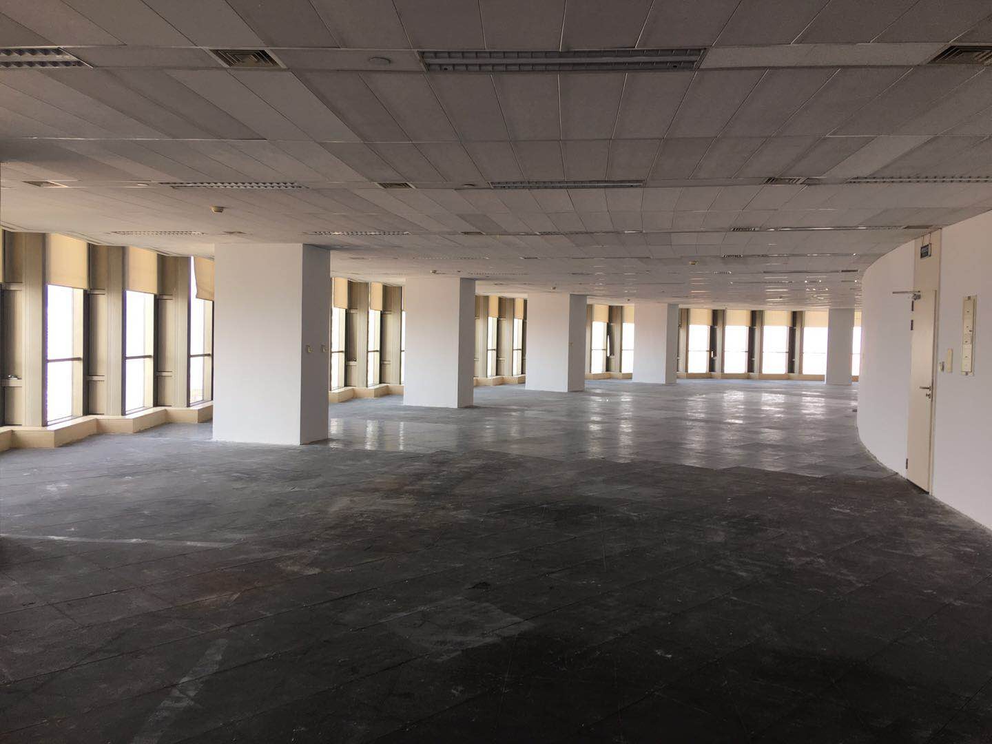 由由國際廣場