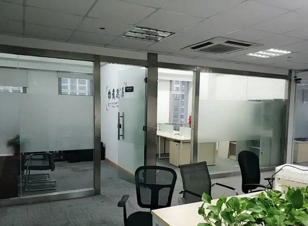 亞龍國(guó)際廣場(chǎng)