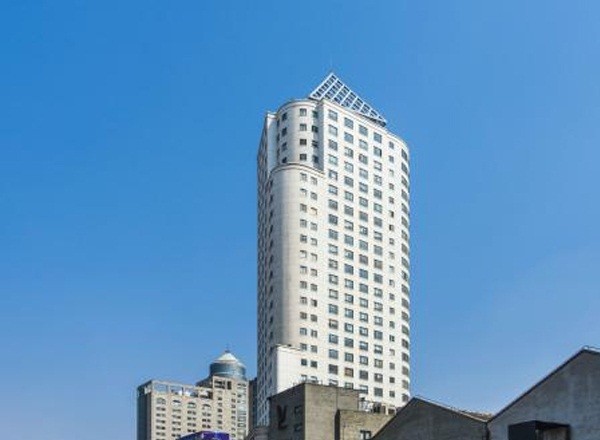 谷泰濱江大廈
