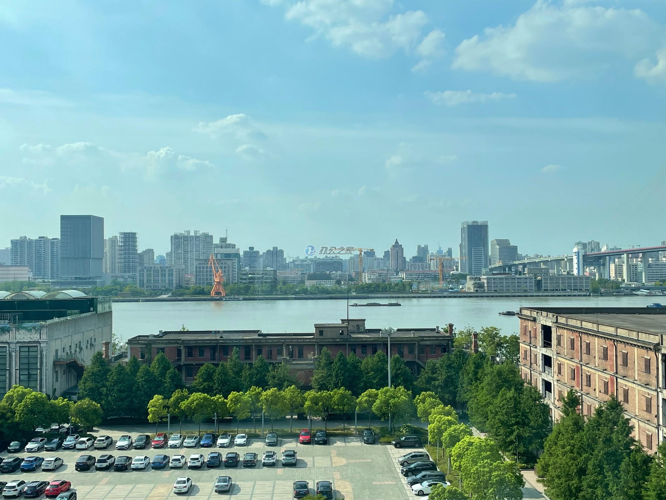 陸家嘴濱江中心