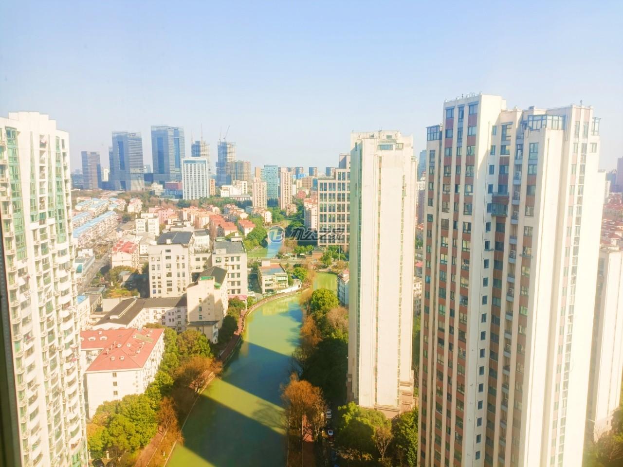 東旅大廈