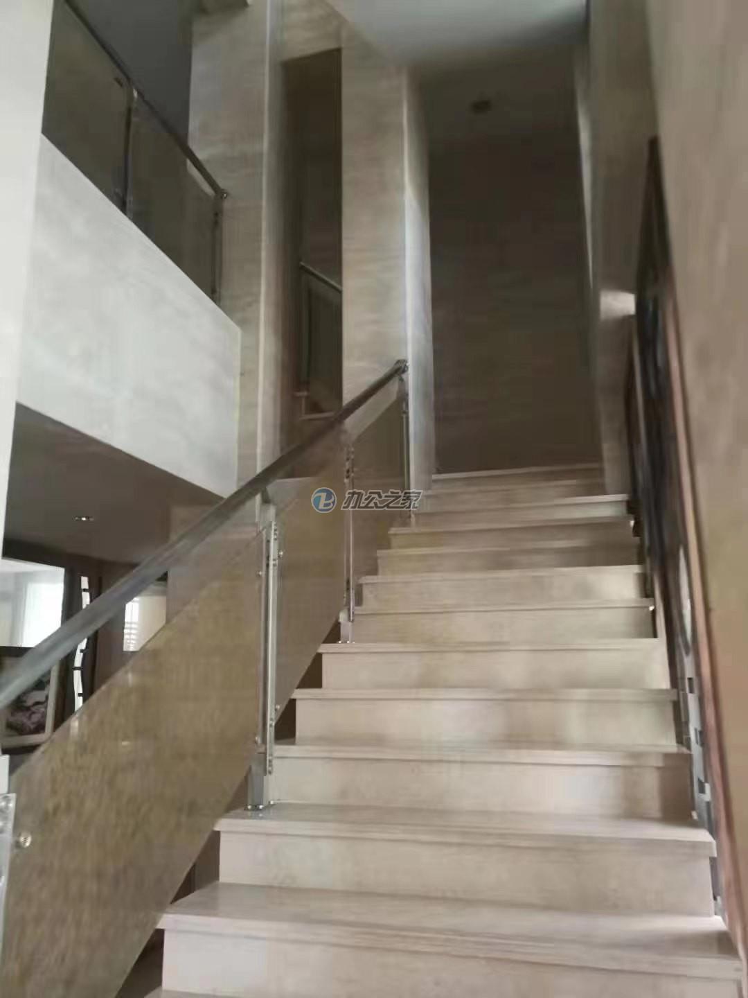 世和中心